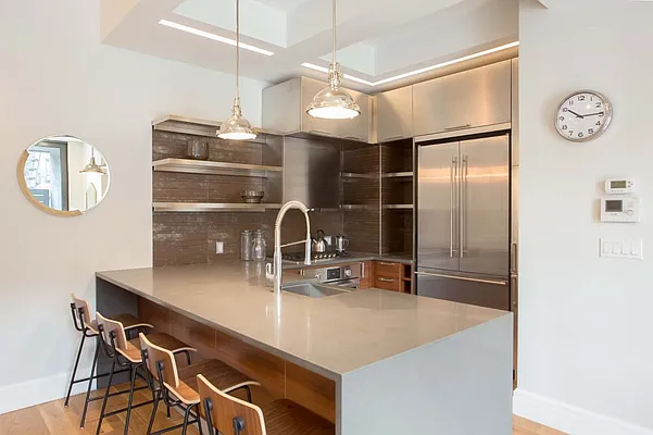 Sold by MNS | media 8