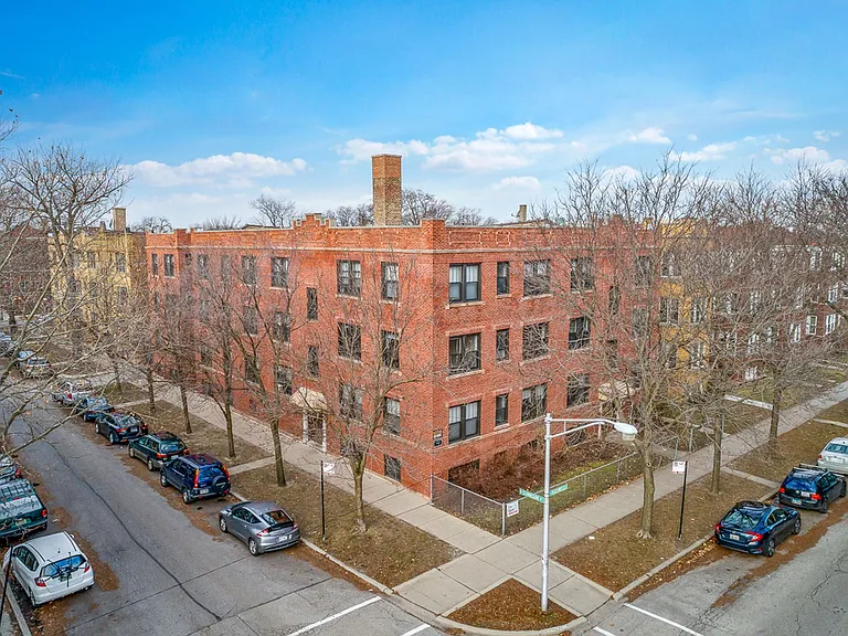 4844-46 N. Rockwell / 2604-12 W. Gunnison — Photo 2