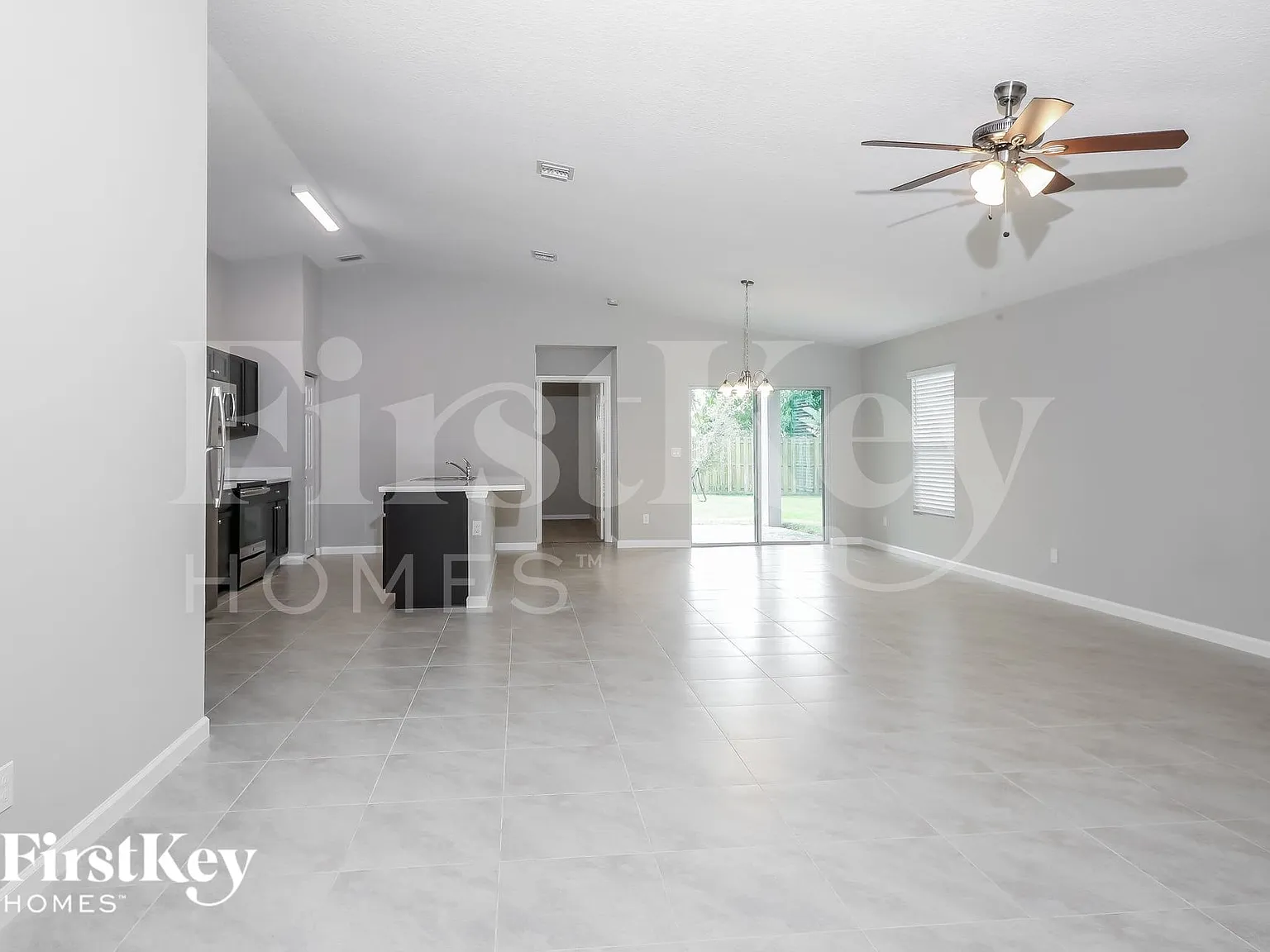 4 bed, 2.0 bath, 1833 sqft, $2,875 — Photo 2