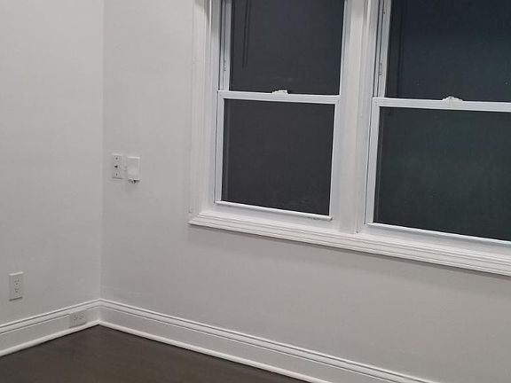 4th image of 3005 N Normandy Ave #2
