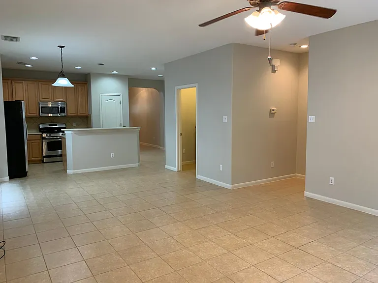 2044 Amur Dr — Photo 9