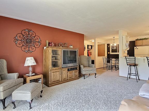 5th image of 14182 Pennock Ave APT 110B