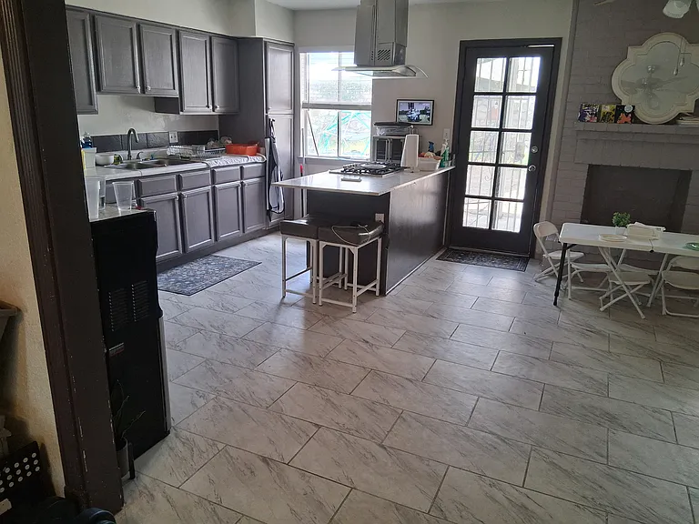 8512 Lakehurst Rd — Photo 5