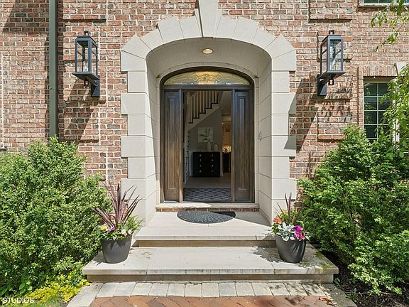 4th image of 1617 Canterbury Ln