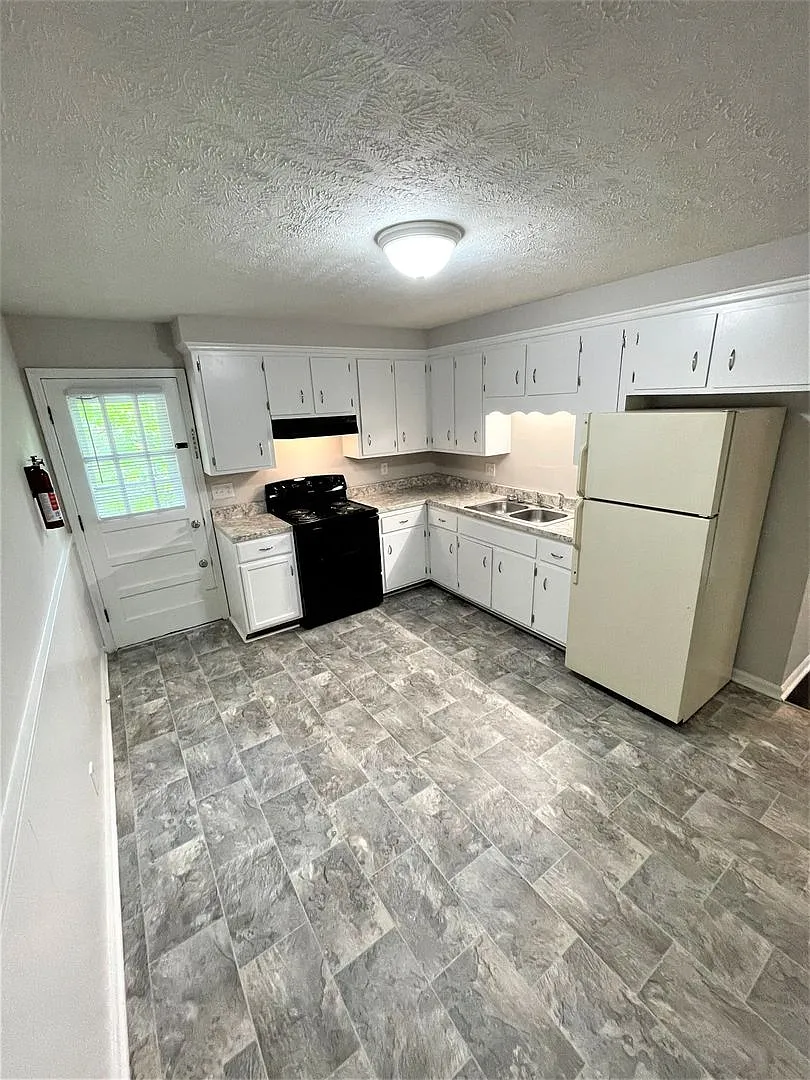 Martha Lane-414 — Photo 4