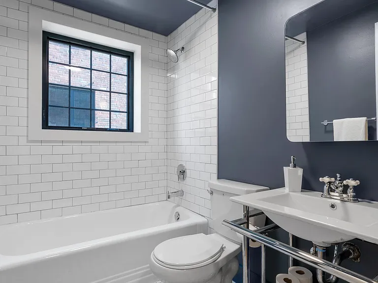 451 E Town St #107 — Photo 5