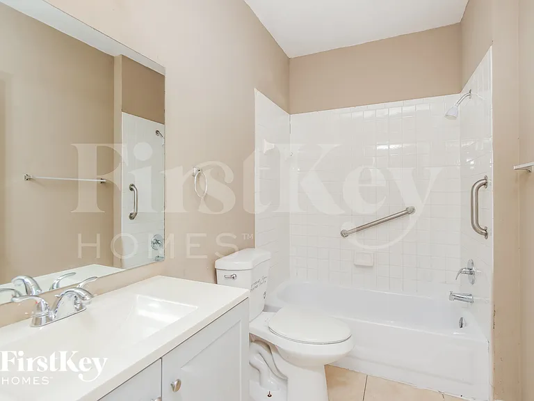 129 Admiral Cir — Photo 13