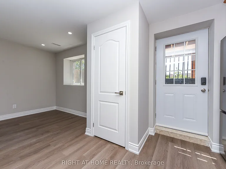 82 Elmcrest Dr — Photo 5