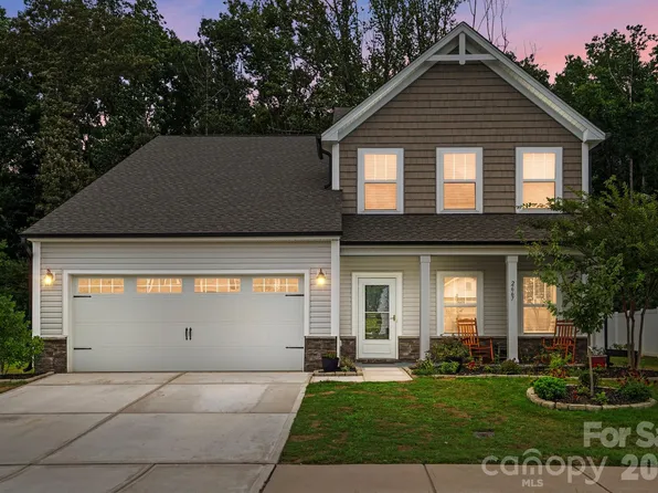 2667 Andes Dr, Statesville, NC 28625