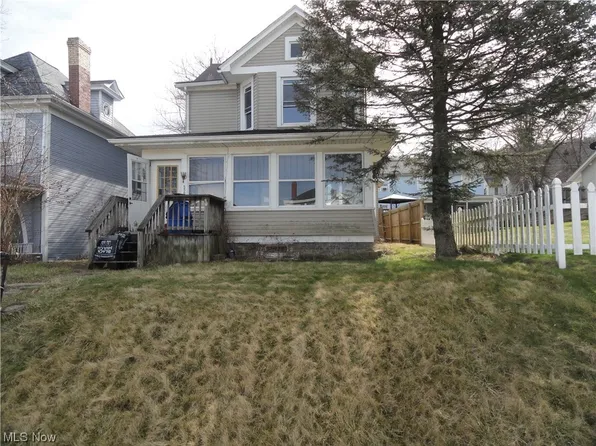 556 Louisiana Ave, Chester, WV 26034