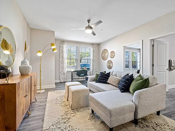 4th image of 4408 N Church St #103