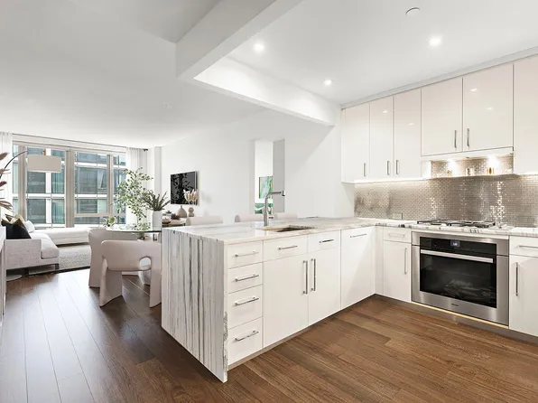 50 Riverside Blvd APT 15M, New York, NY 10069