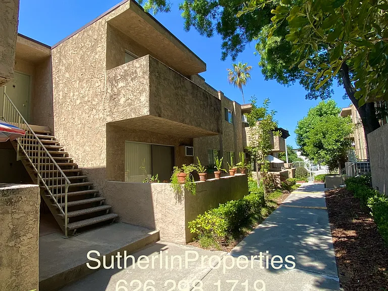 1425 E Orange Grove — Photo 18