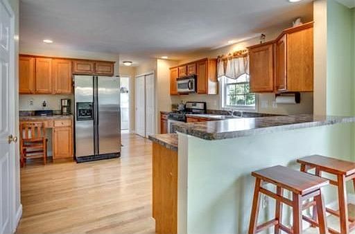 5th image of 10 Lovett St #1