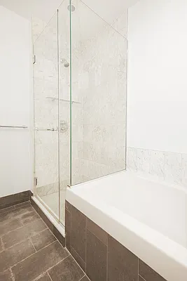 Rented by Lisa Management | media 25