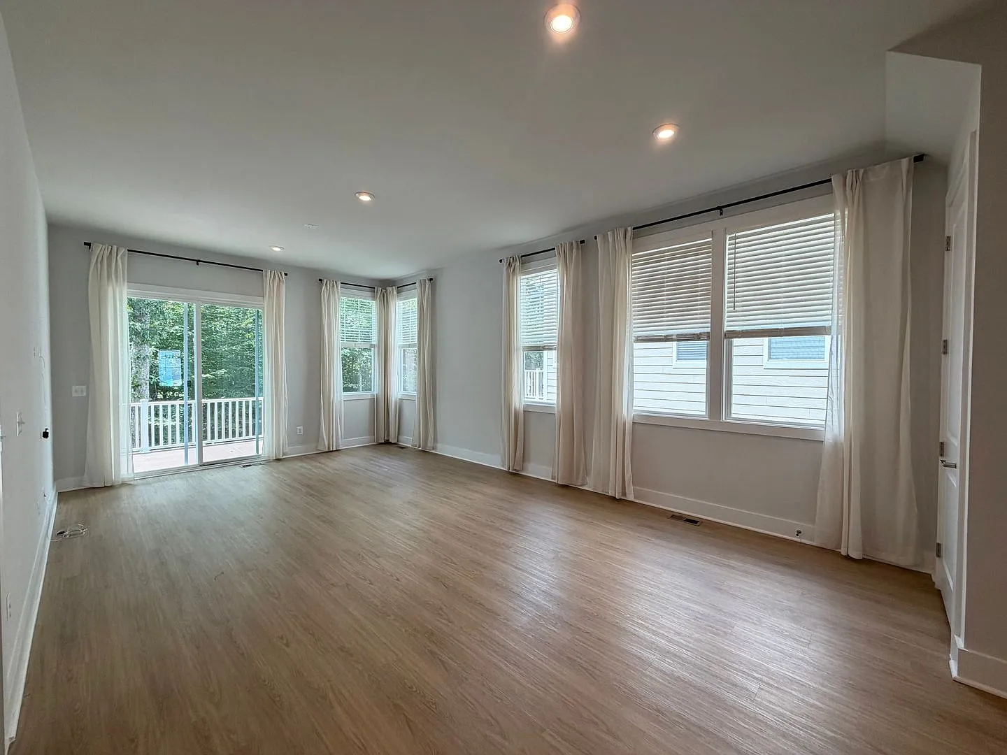 1788 Flora Lane - End Unit Villa Home With Main Level Primary Suite! — Photo 4