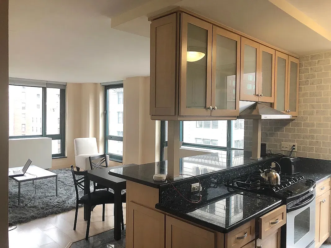 1 Irving Place — Photo 2