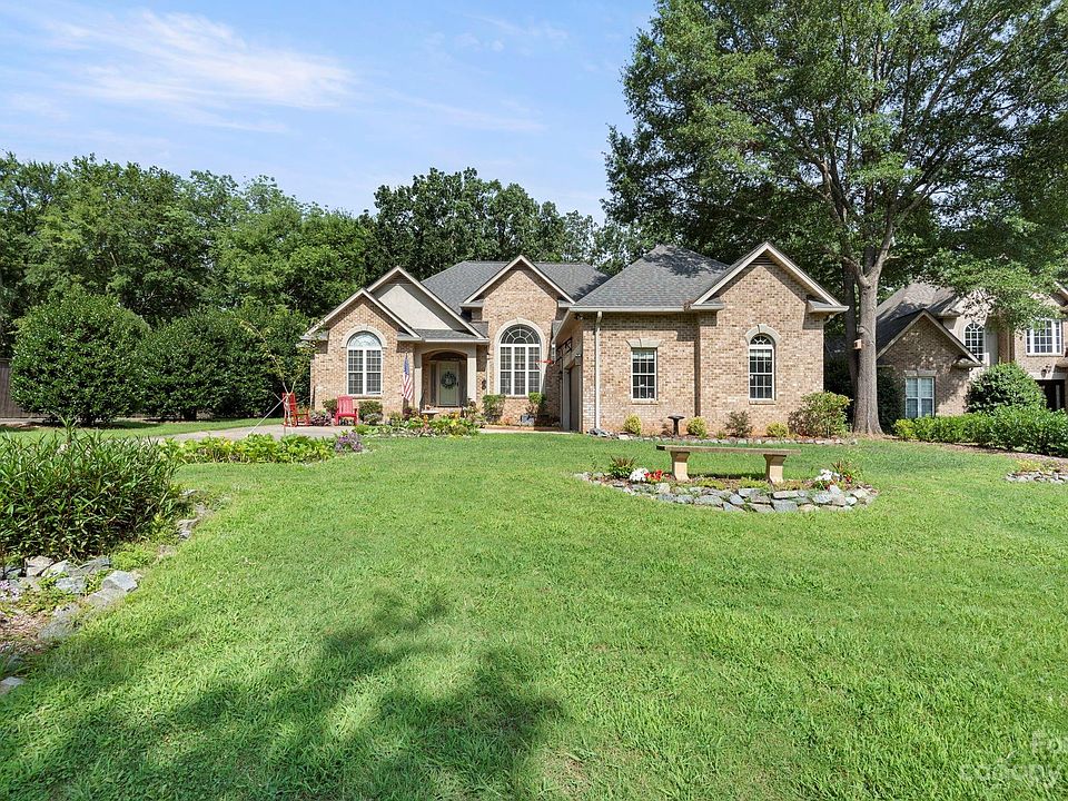 1st image of 7012 Waggoners Glen Ln