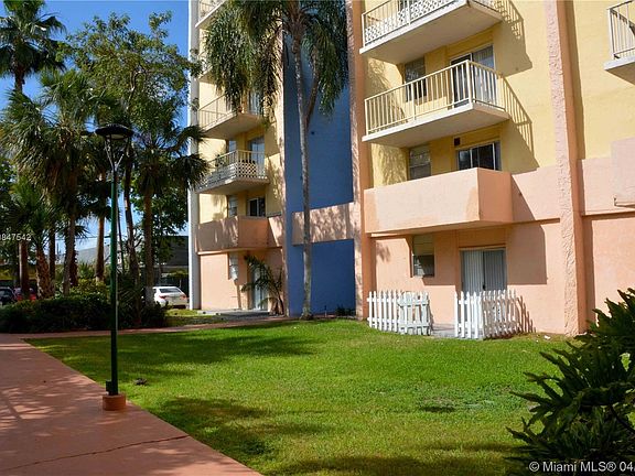 3rd image of 801 NW 47th Ave APT 705W