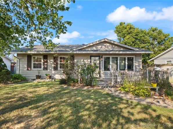 826 Sandra Drive, Jeffersonville, IN 47130