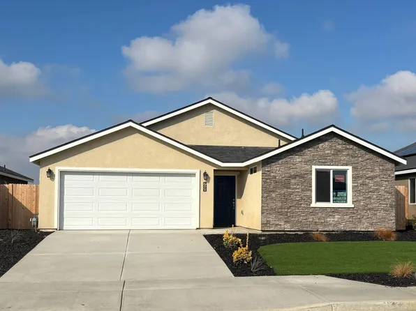 7090 Elm Street, Visalia, CA 93291