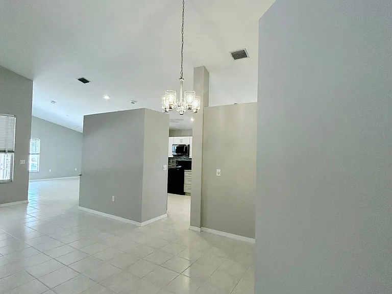 6818 Winslow St — Photo 32