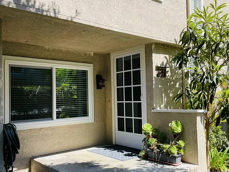 267 Stanford Ct #110 — Photo 2