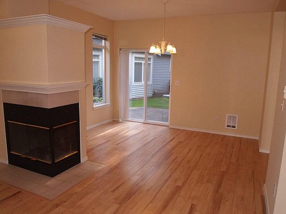 2nd image of 9325 180th Ave NE Unit 1