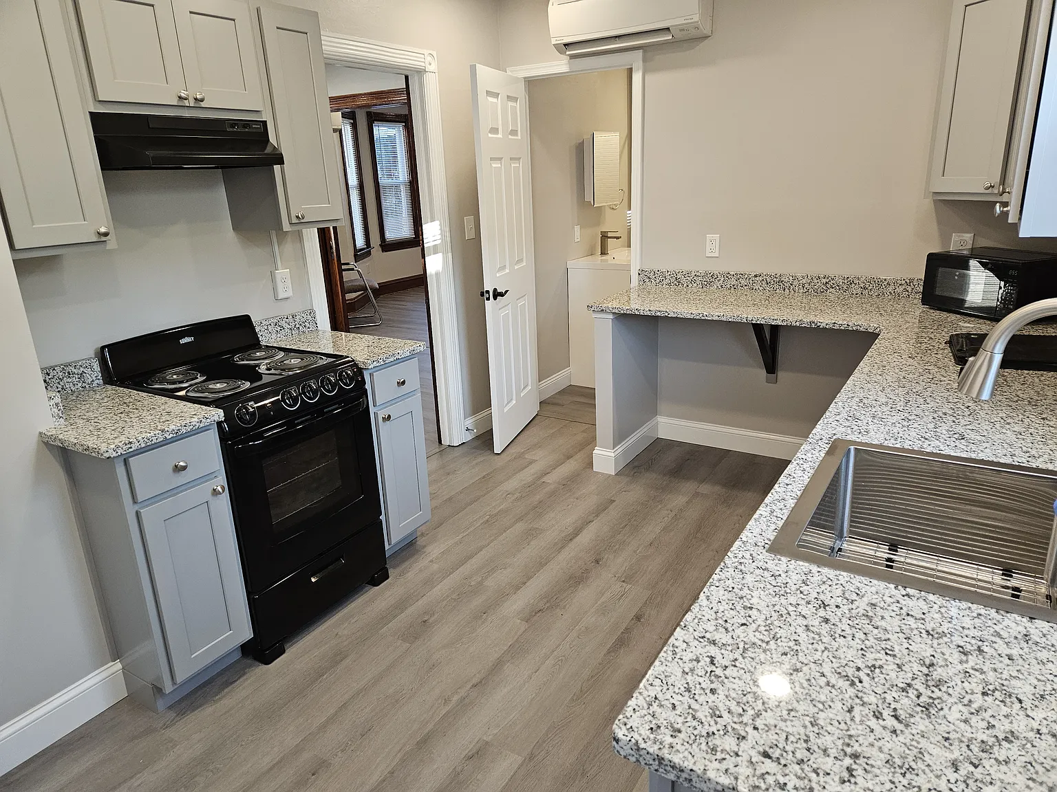 1 bed, 700 sqft, $1,525 — Photo 2