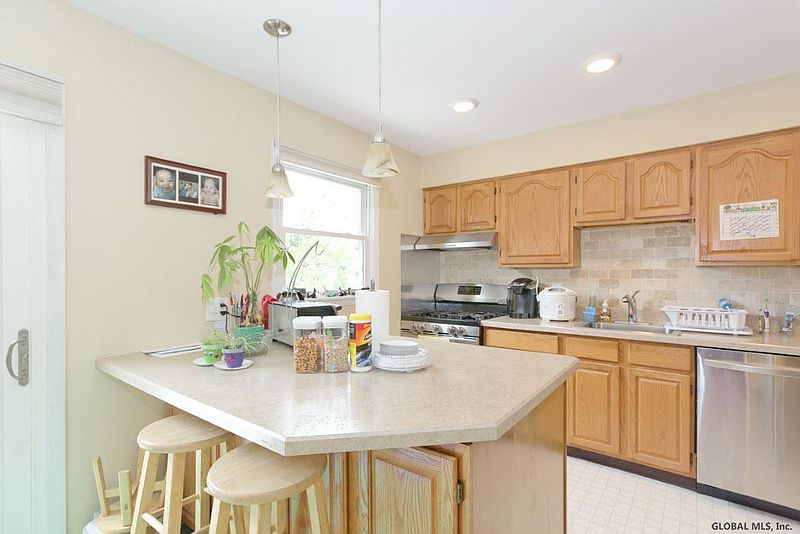 3rd image of 6 ROSEMARY DR #E