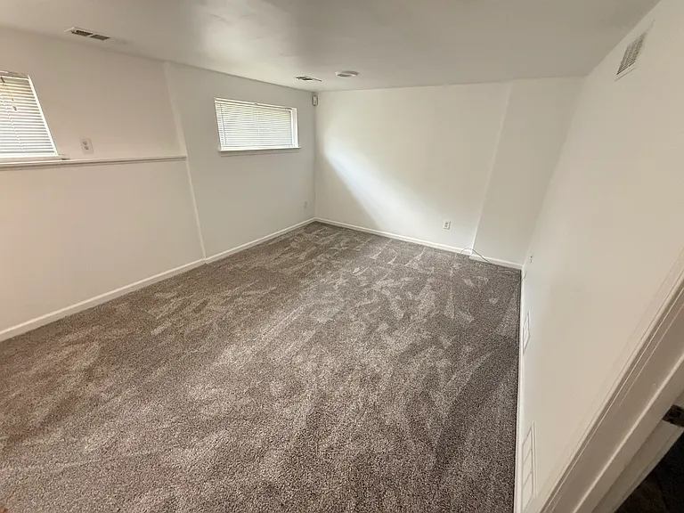 1836 Heatherridge St — Photo 10