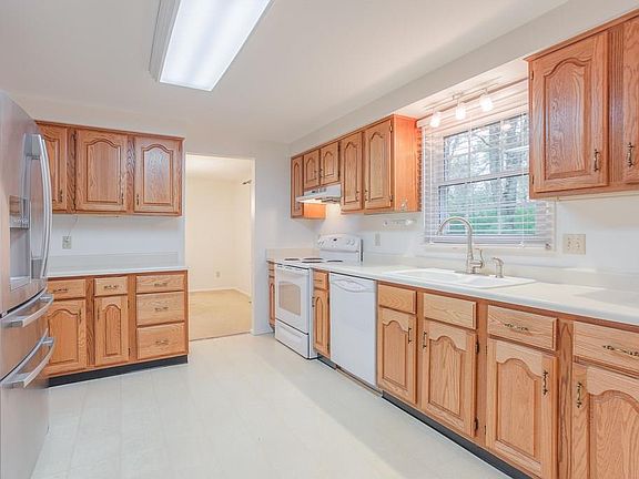 3rd image of 4700 Whitewood Ct