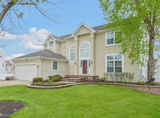 7 Marble Ct, Sicklerville, NJ 08081