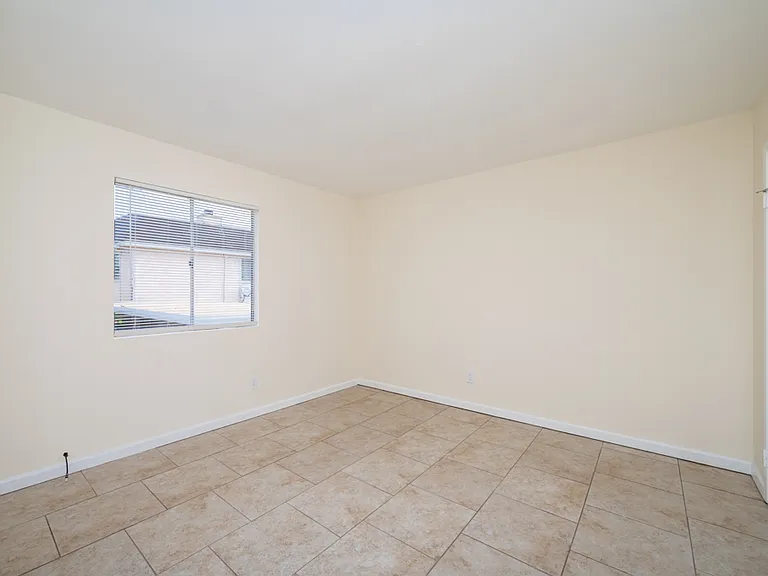 1444 S 45th St — Photo 17
