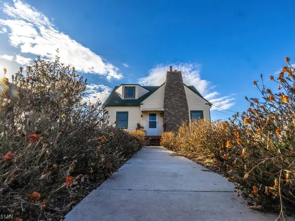 206 8th St N, Cannon Falls, MN 55009