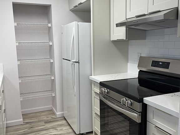3rd image of 33 Waiaka Ln #106-1
