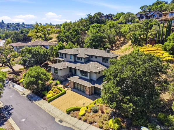 40 Palomar Oaks Ln, Redwood City, CA 94062