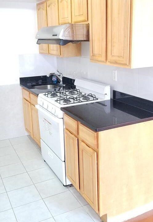 1st image of 1623 200th St #1