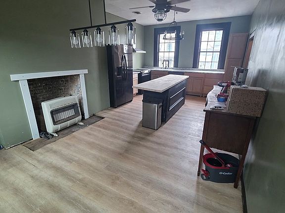 5th image of 15466 Raystown Rd