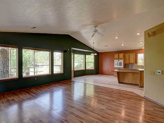 4th image of 3407 E 47th Ave