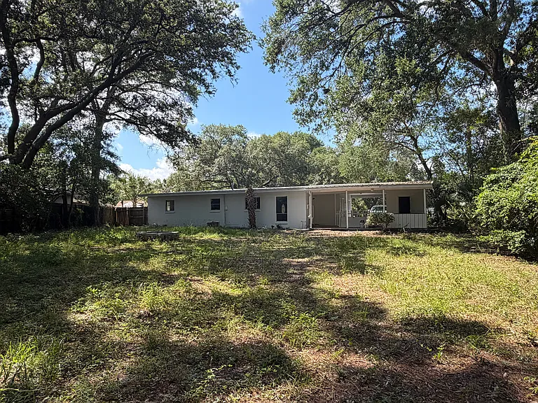 226 California Dr — Photo 17