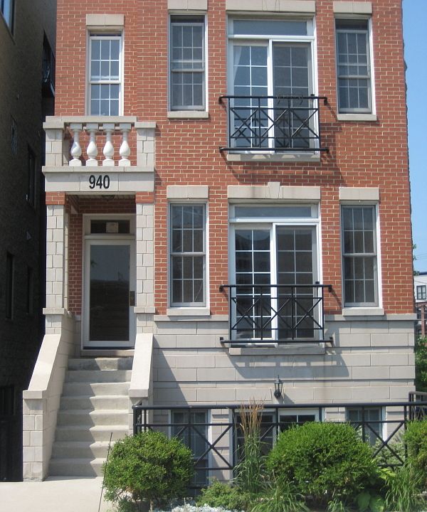 1st image of 940 W Concord Pl APT 3