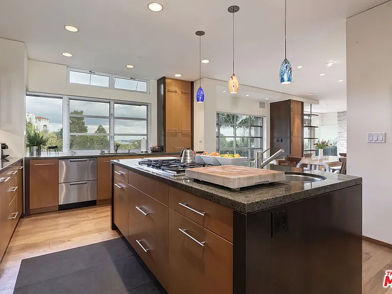 1625 N Crescent Heights Blvd — Photo 11