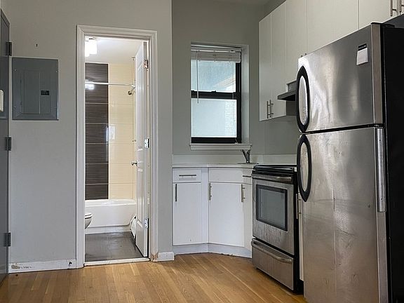 4th image of 144 Bruckner Blvd Floor 4