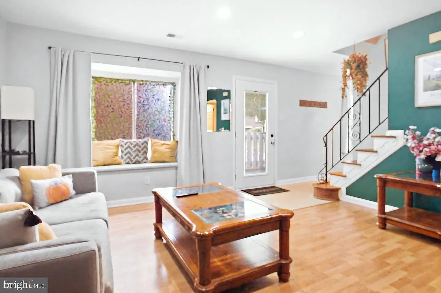 3 bed, 1325 sqft, $2,000 — Photo 4