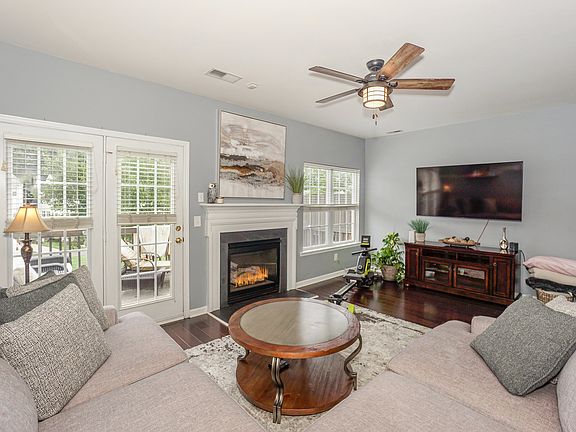Family room, doors out to back deck