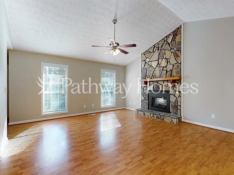 1612 Cumberland Club Rd SW — Photo 5