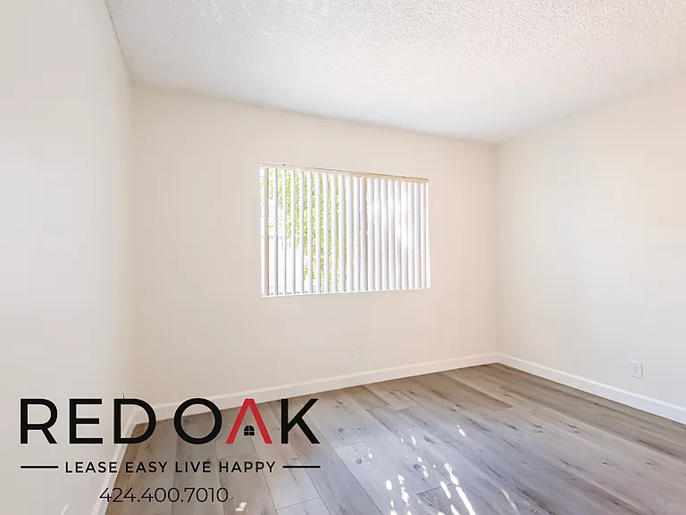 1545 N Bronson Ave #105 — Photo 8