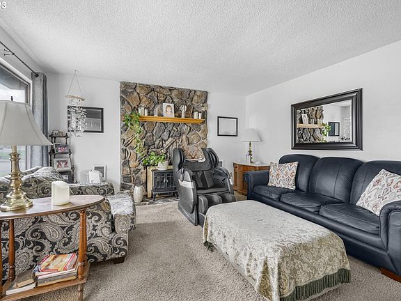 4th image of 4555 SE Mason Ln
