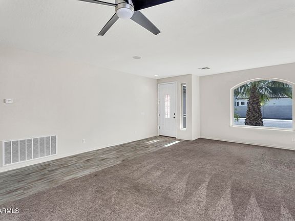 5th image of 2592 E Torrey Pines Lane